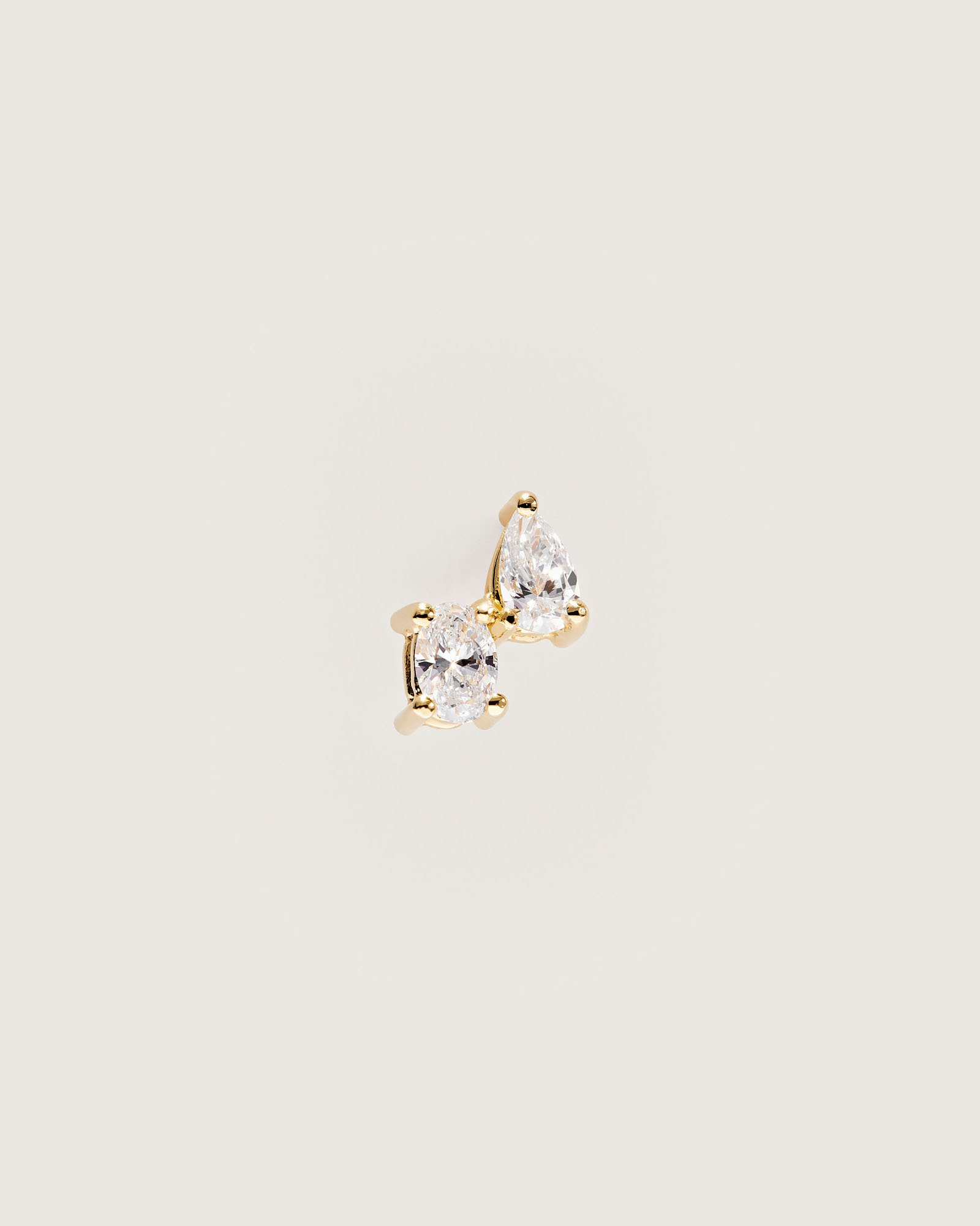 Ellie Stud Toi et Moi diamant oorknopjes in 18k geelgoud met 0,10 ct ovale en 0,10 ct peervormige briljant