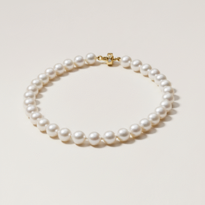 Aurora Pearl Necklace – exclusief Zuidzee parelcollier met verborgen diamantslot in 18k geelgoud